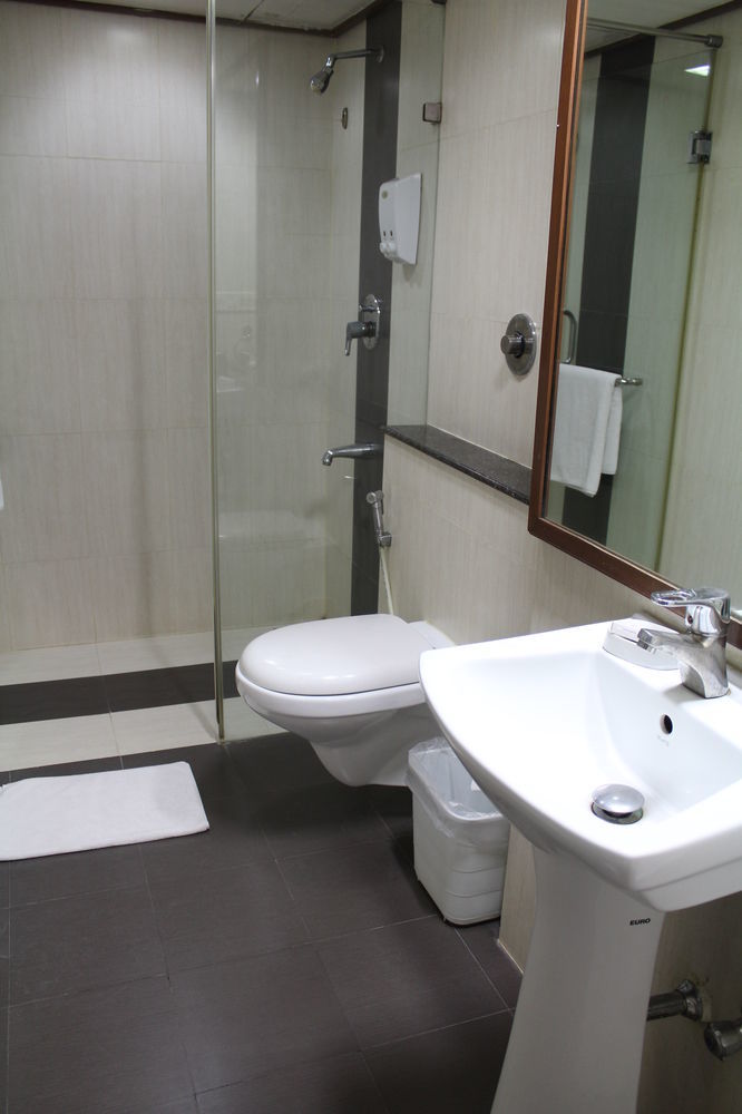 The Lotus Apartment Hotel, Venkatraman Street Chennai Exterior foto